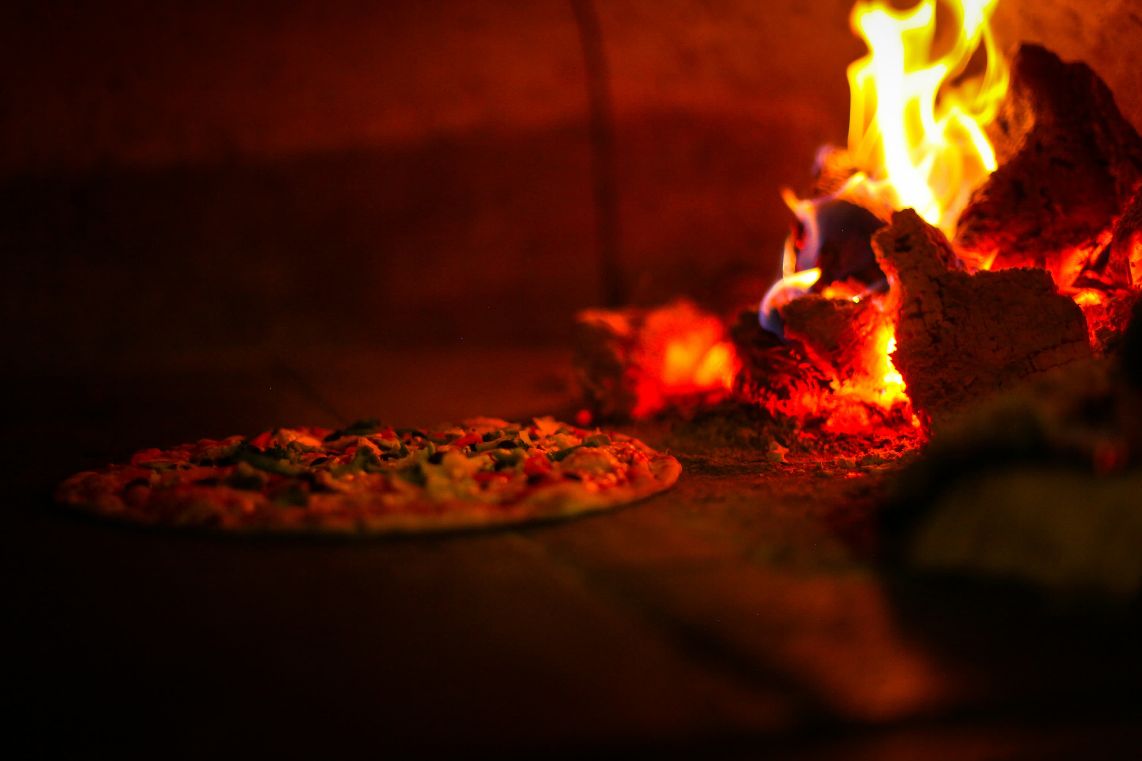 Pizza artigianale nel forno